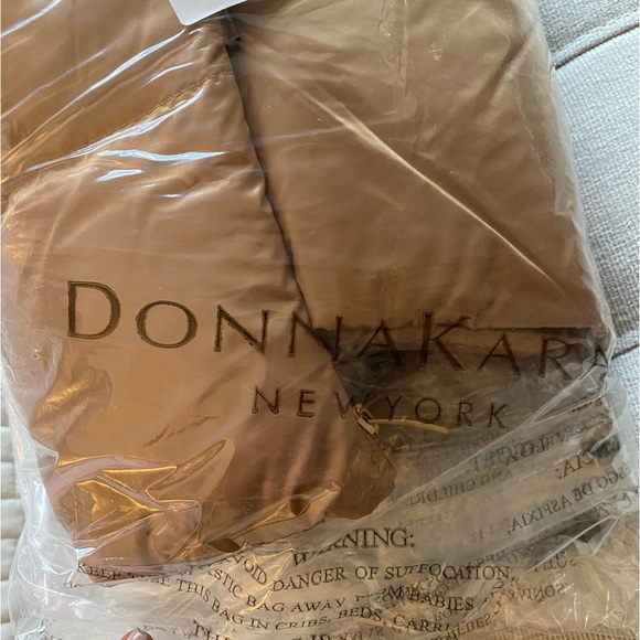 Donna Karan Gold Puffer Jacket - Picture 5 of 7
